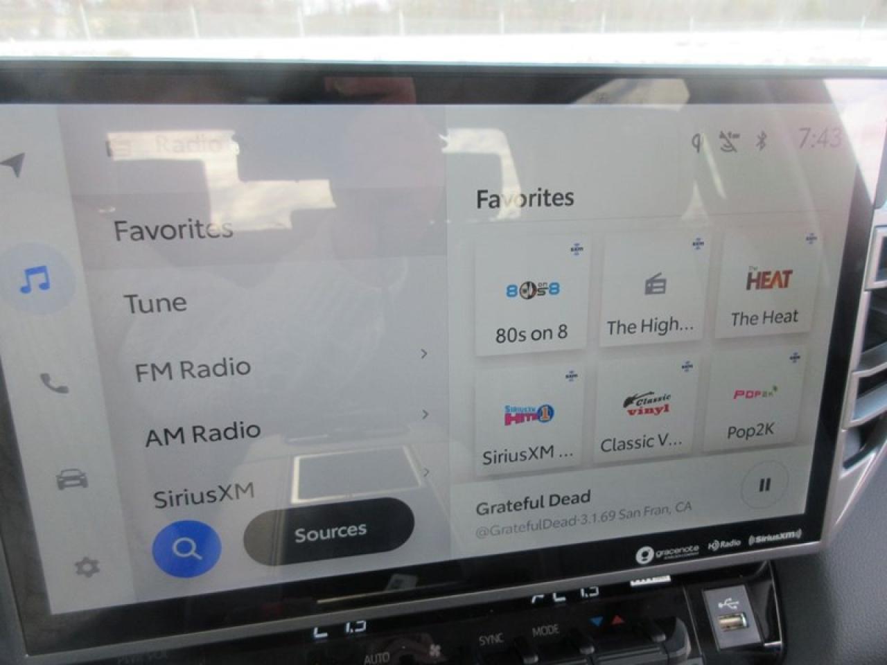 2024 Toyota Tundra Limited CREW MAX Photo