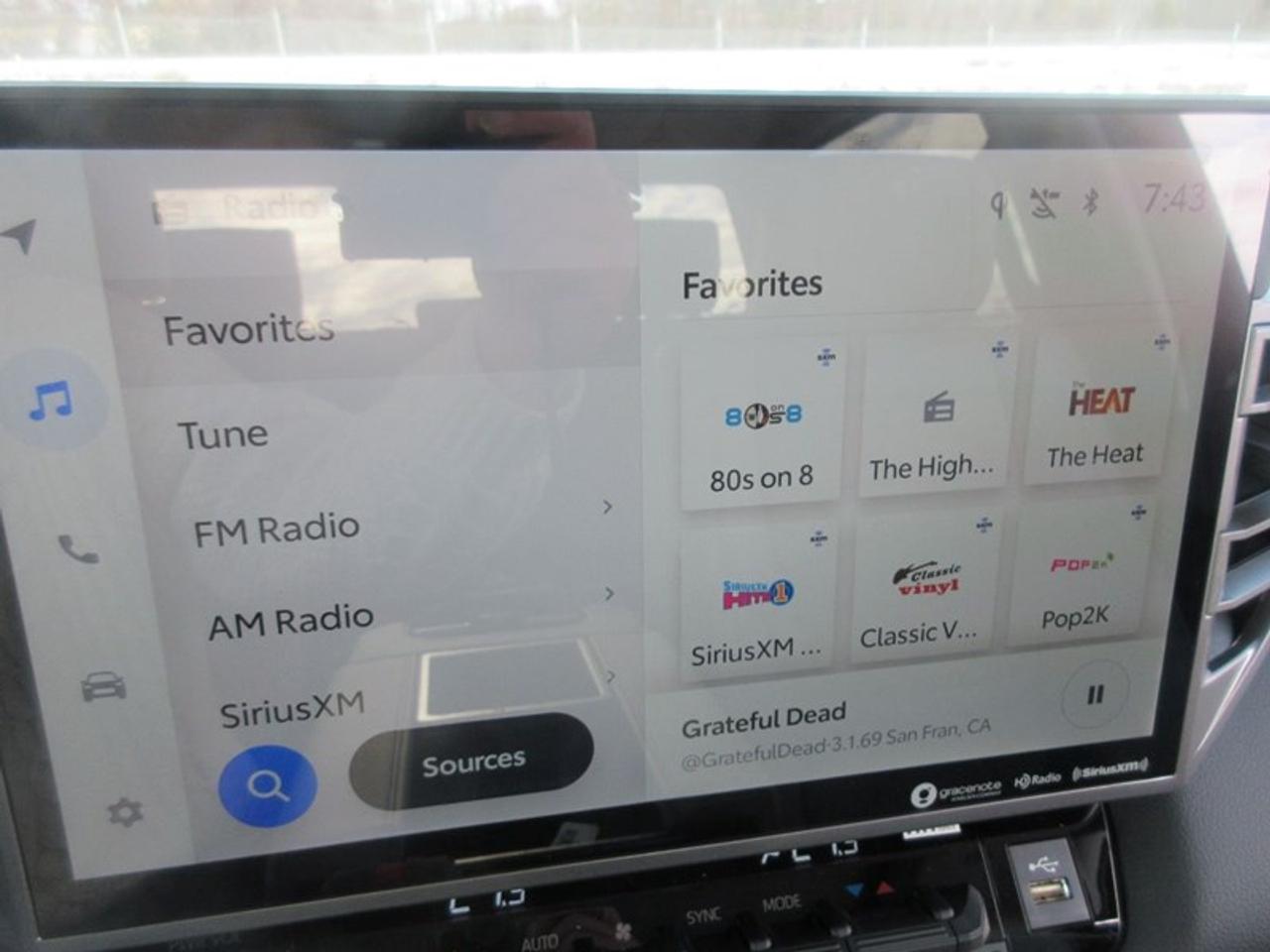 2024 Toyota Tundra Limited CREW MAX Photo