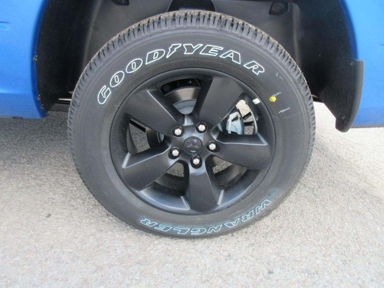 2022 RAM 1500 Classic NIGHT EDITION CREW CAB Photo