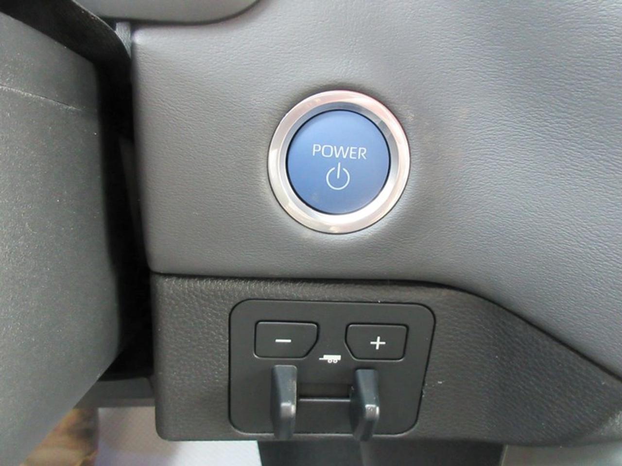 2024 Toyota Tundra Plantium  CrewMax Photo