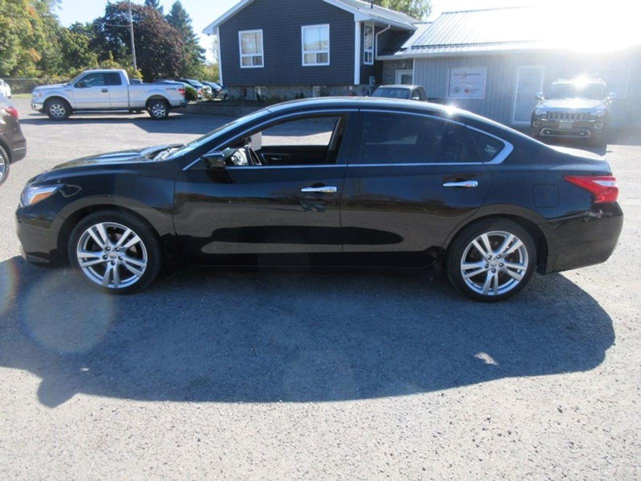 2017 Nissan Altima 2.5 Photo
