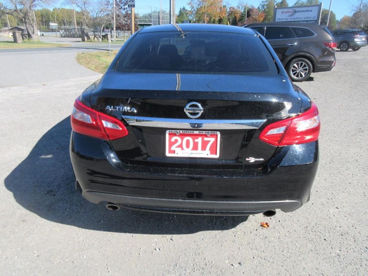 2017 Nissan Altima 2.5 Photo