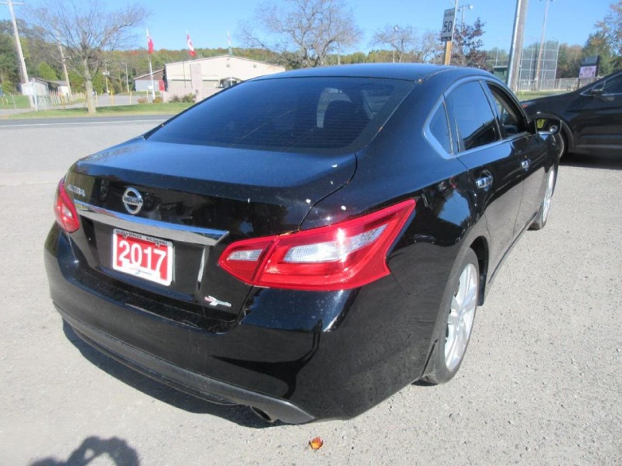 2017 Nissan Altima 2.5 Photo