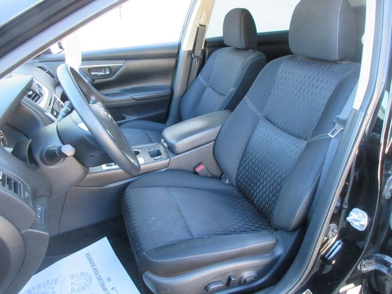 2017 Nissan Altima 2.5 Photo