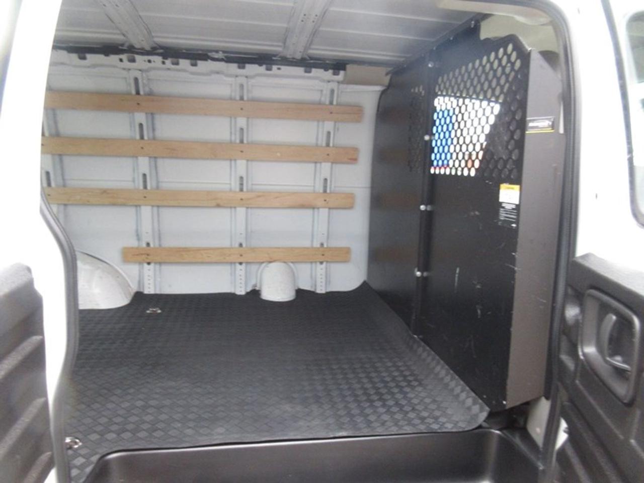 2020 GMC Savana G2500 Photo