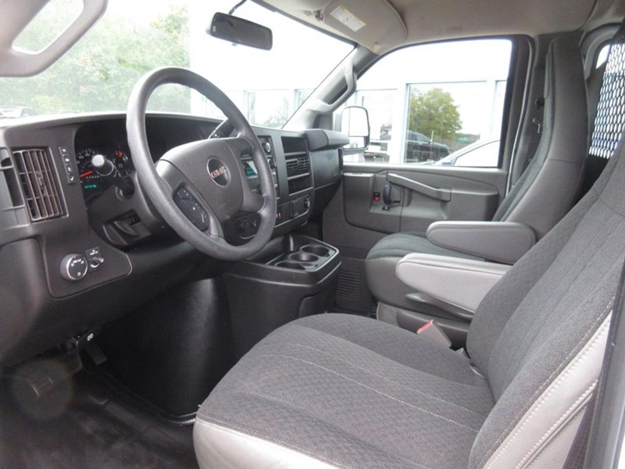 2020 GMC Savana G2500 Photo