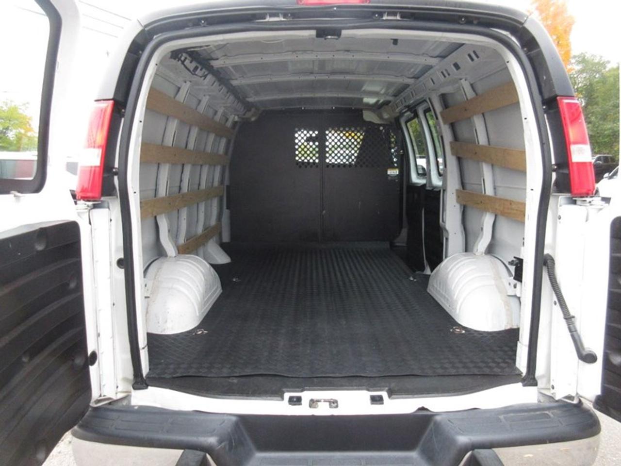 2020 GMC Savana G2500 Photo
