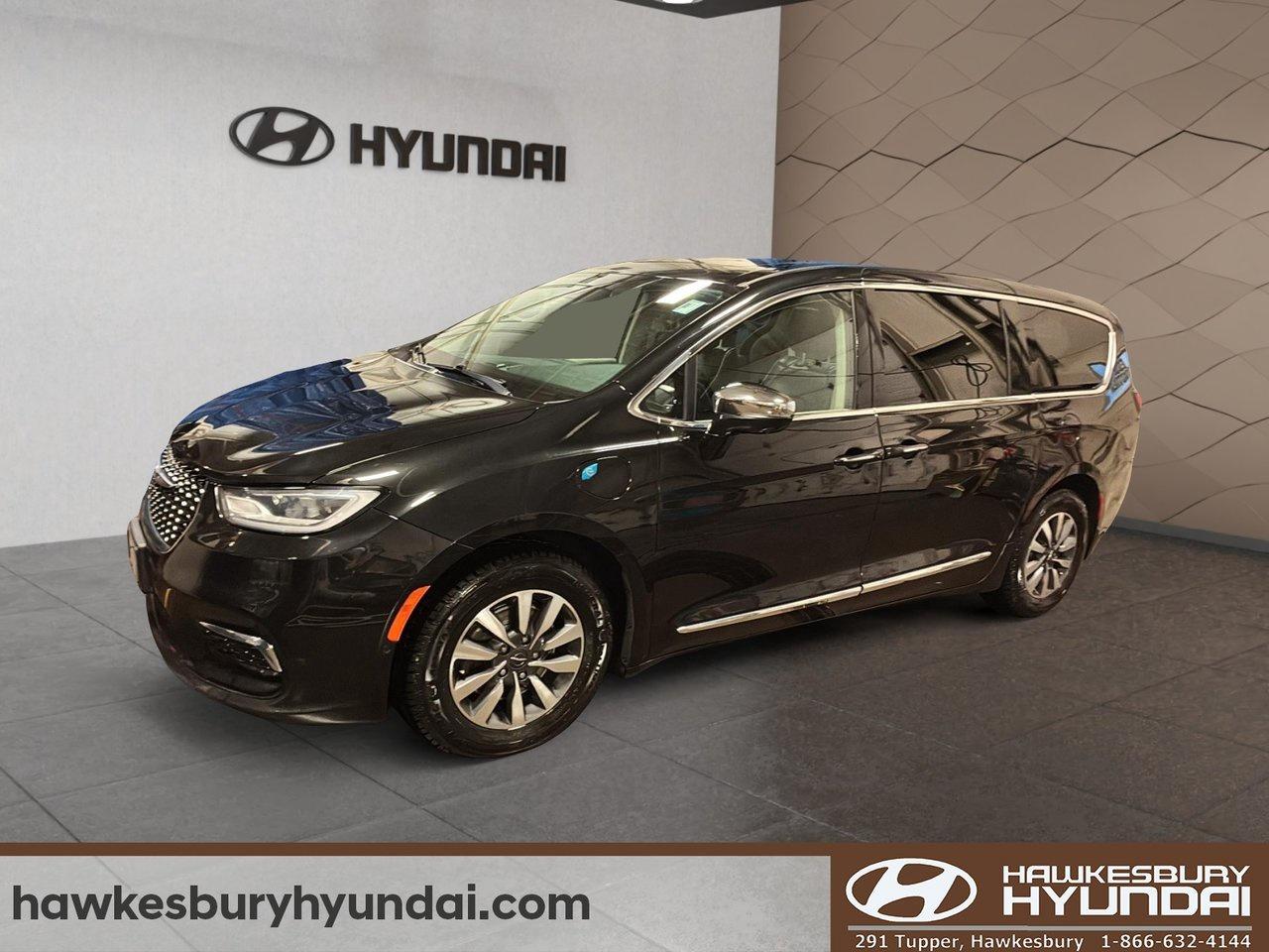 2022 Chrysler Pacifica Hybrid Limited Photo