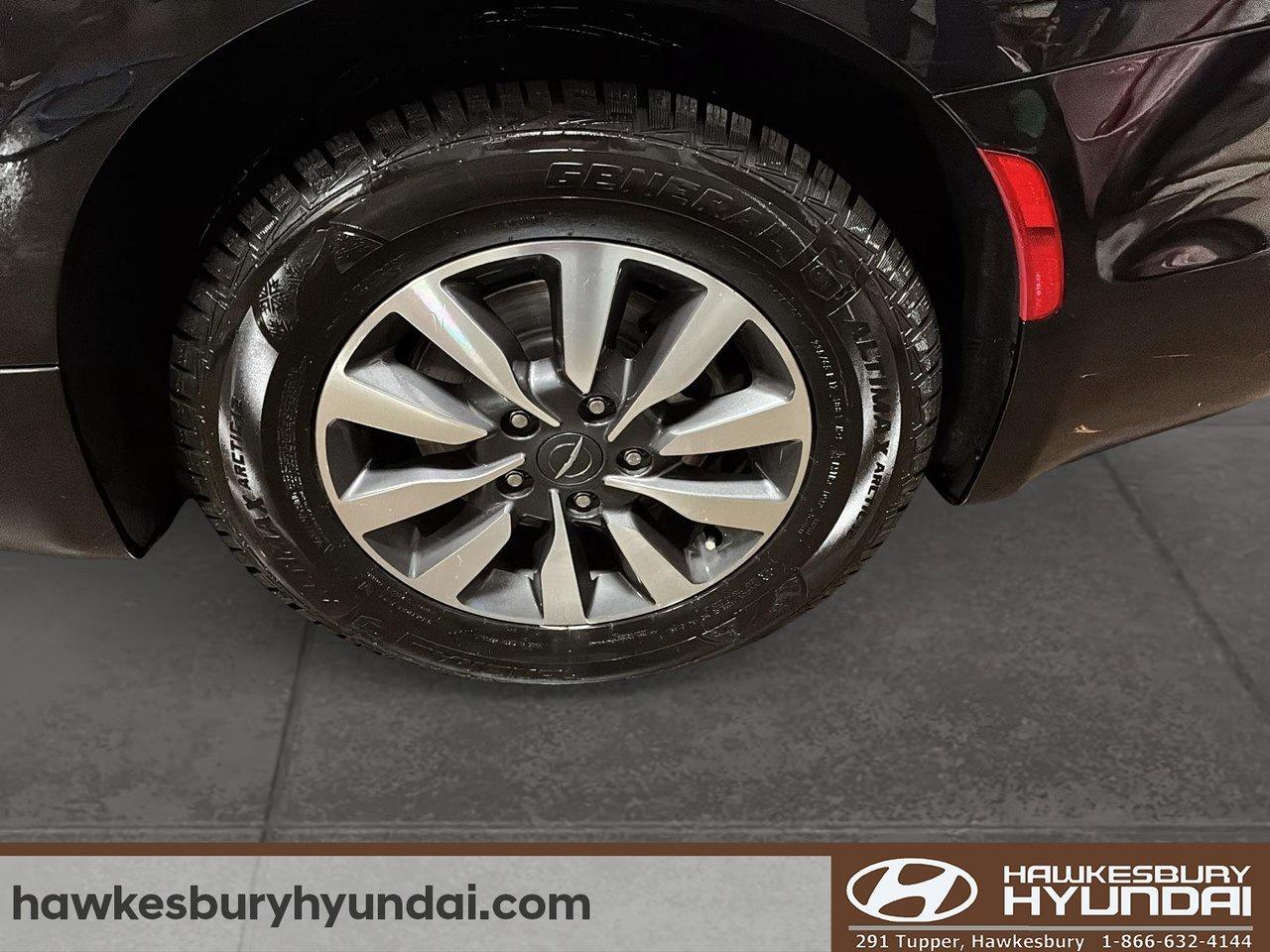 2022 Chrysler Pacifica Hybrid Limited Photo