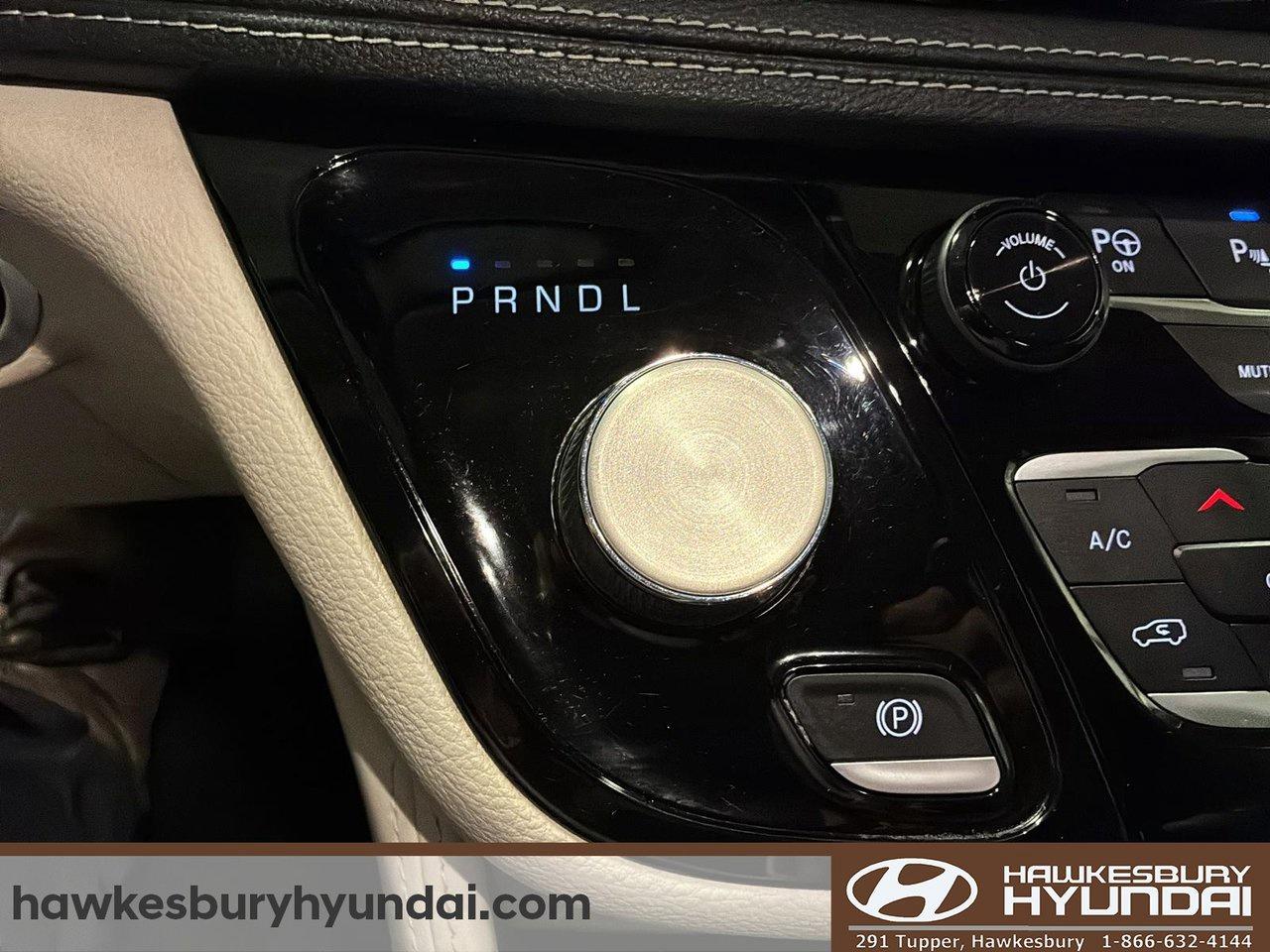 2022 Chrysler Pacifica Hybrid Limited Photo