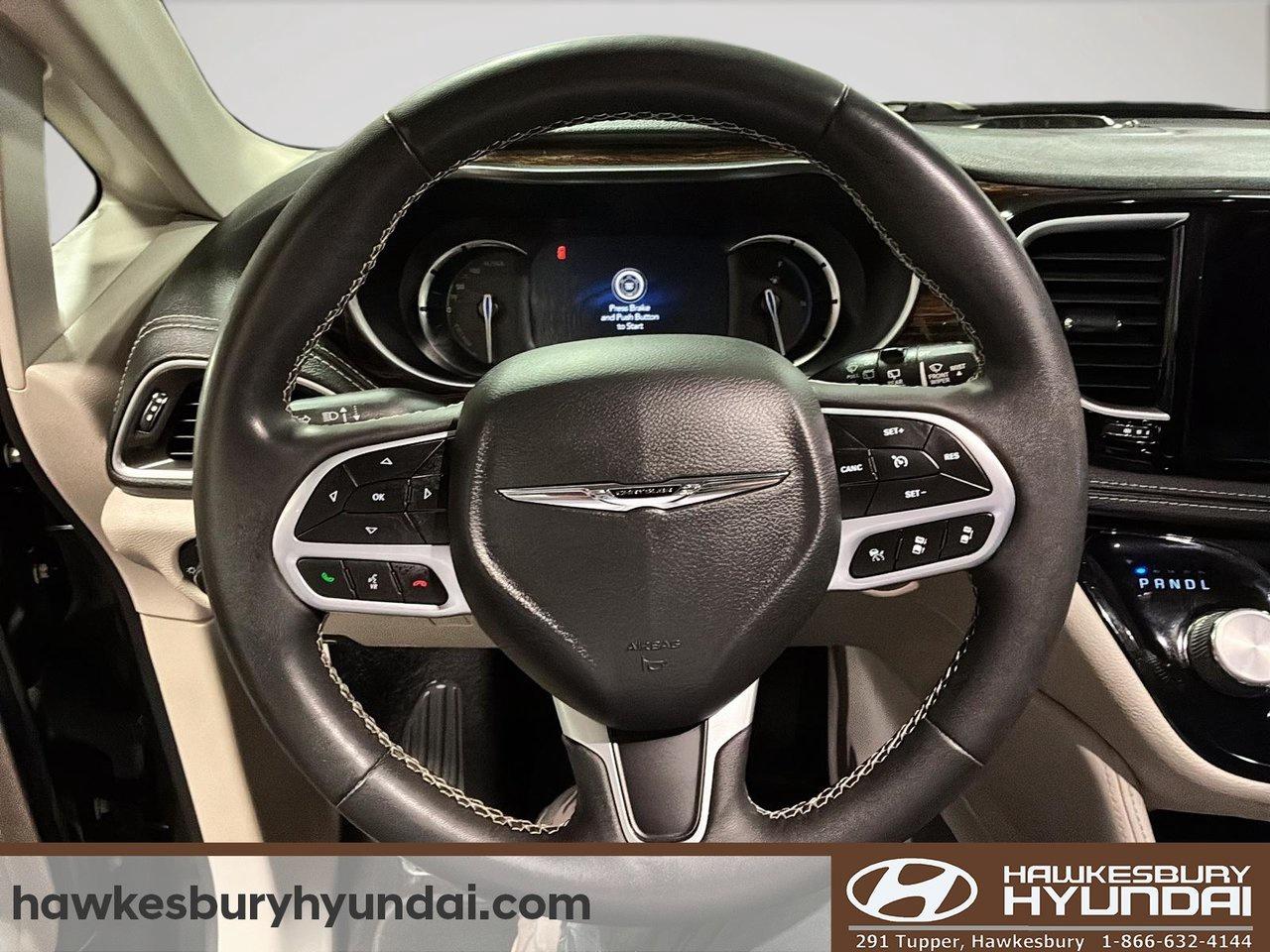 2022 Chrysler Pacifica Hybrid Limited Photo