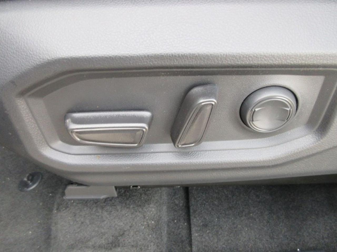 2024 Toyota Tundra SR Crew Max Photo