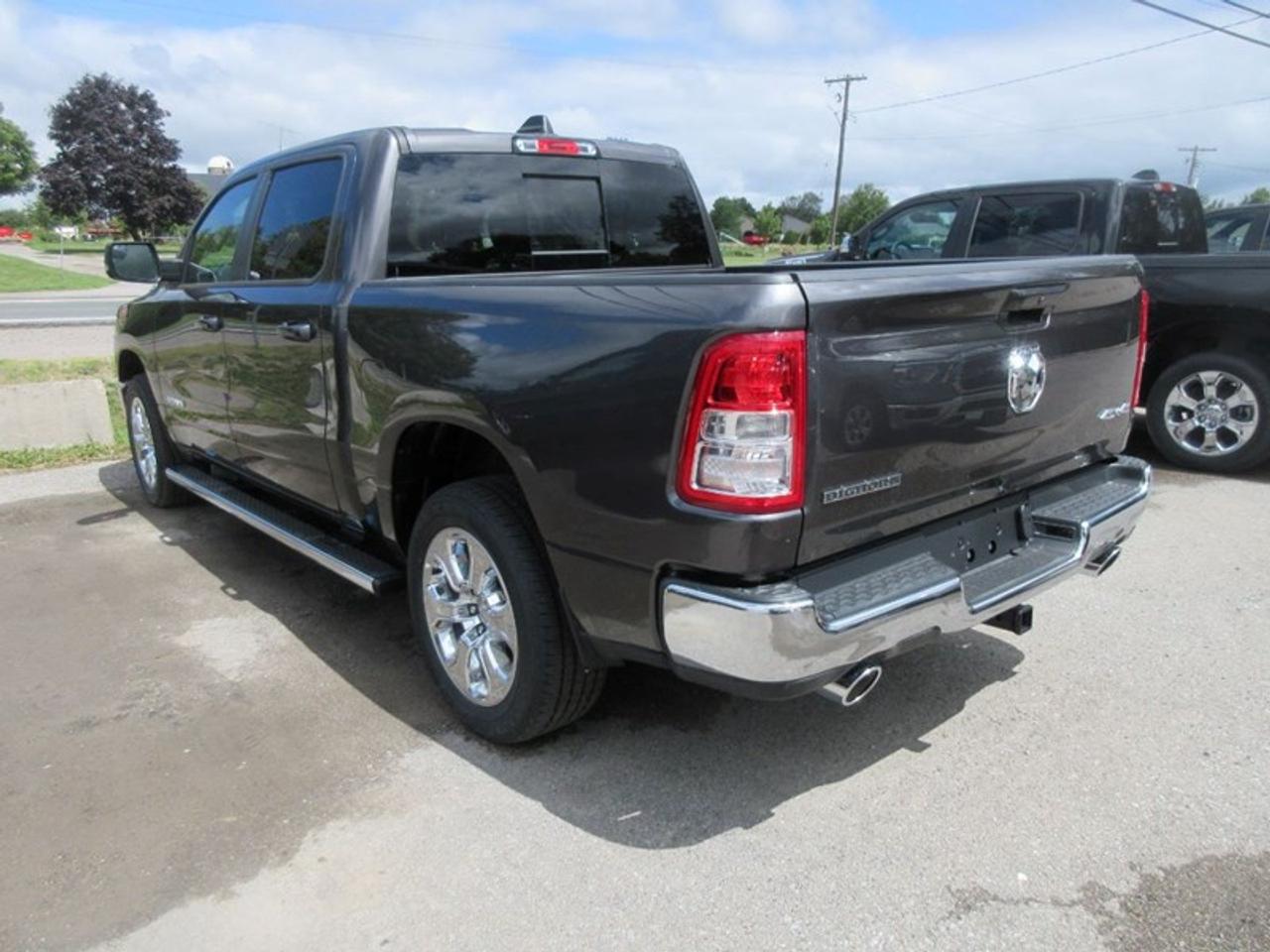 2022 RAM 1500 Crew Cab Big Horn 4X4 Photo1