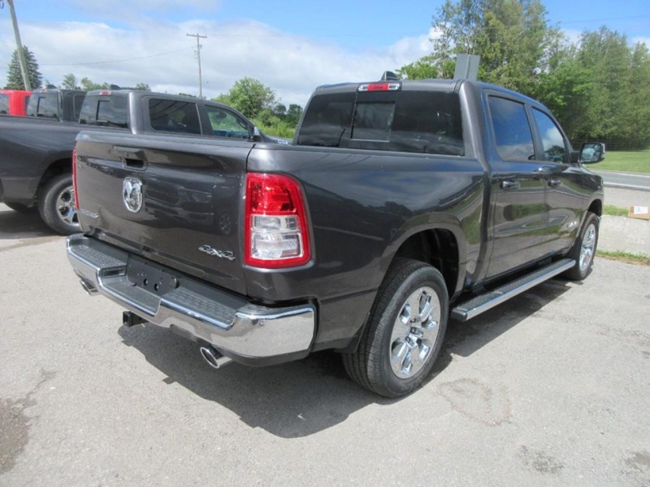 2022 RAM 1500 Crew Cab Big Horn 4X4 Photo2