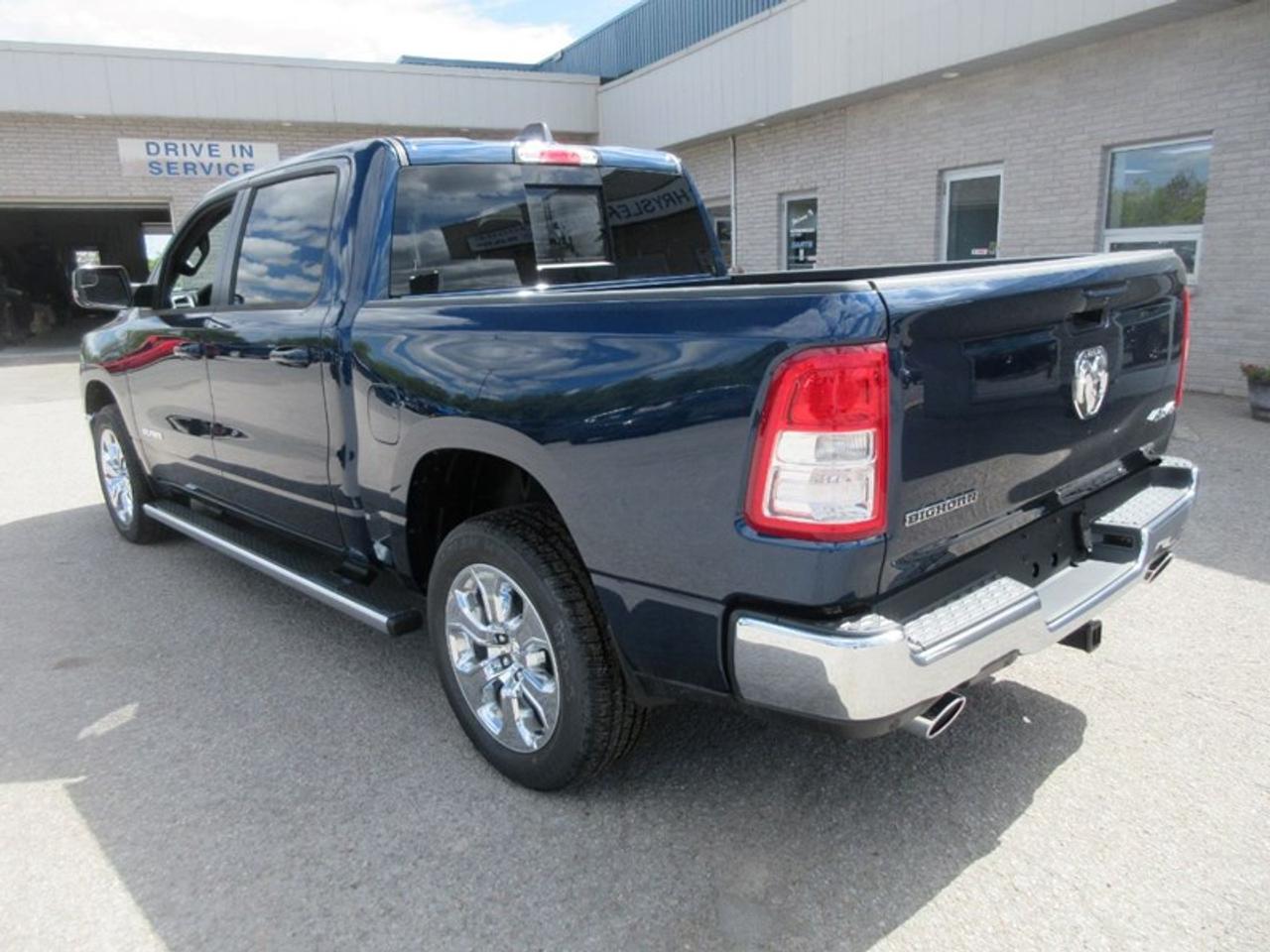 2022 RAM 1500 Big Horn Crew Cab Photo5