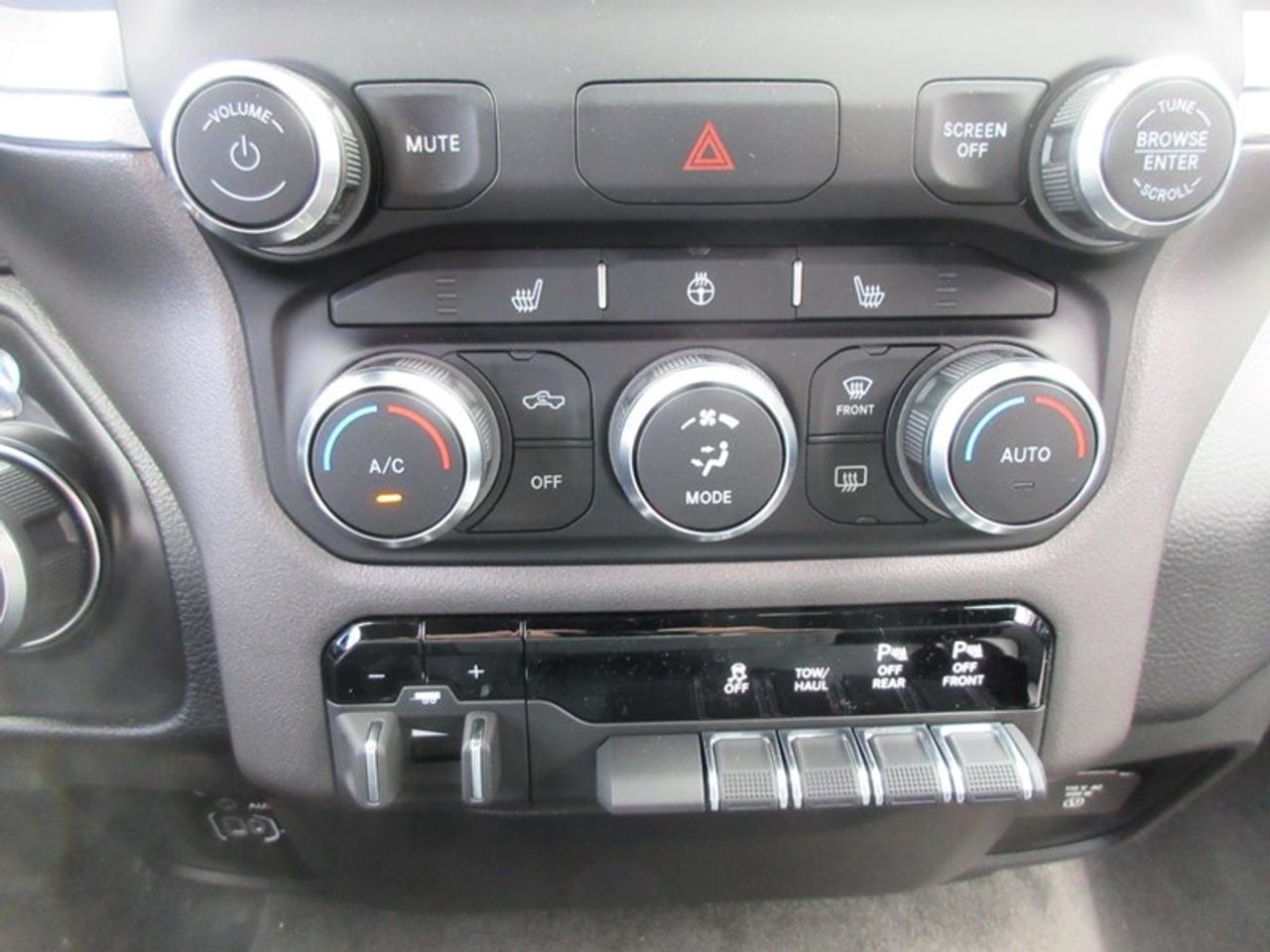 2022 RAM 1500 Big Horn Crew Cab Photo