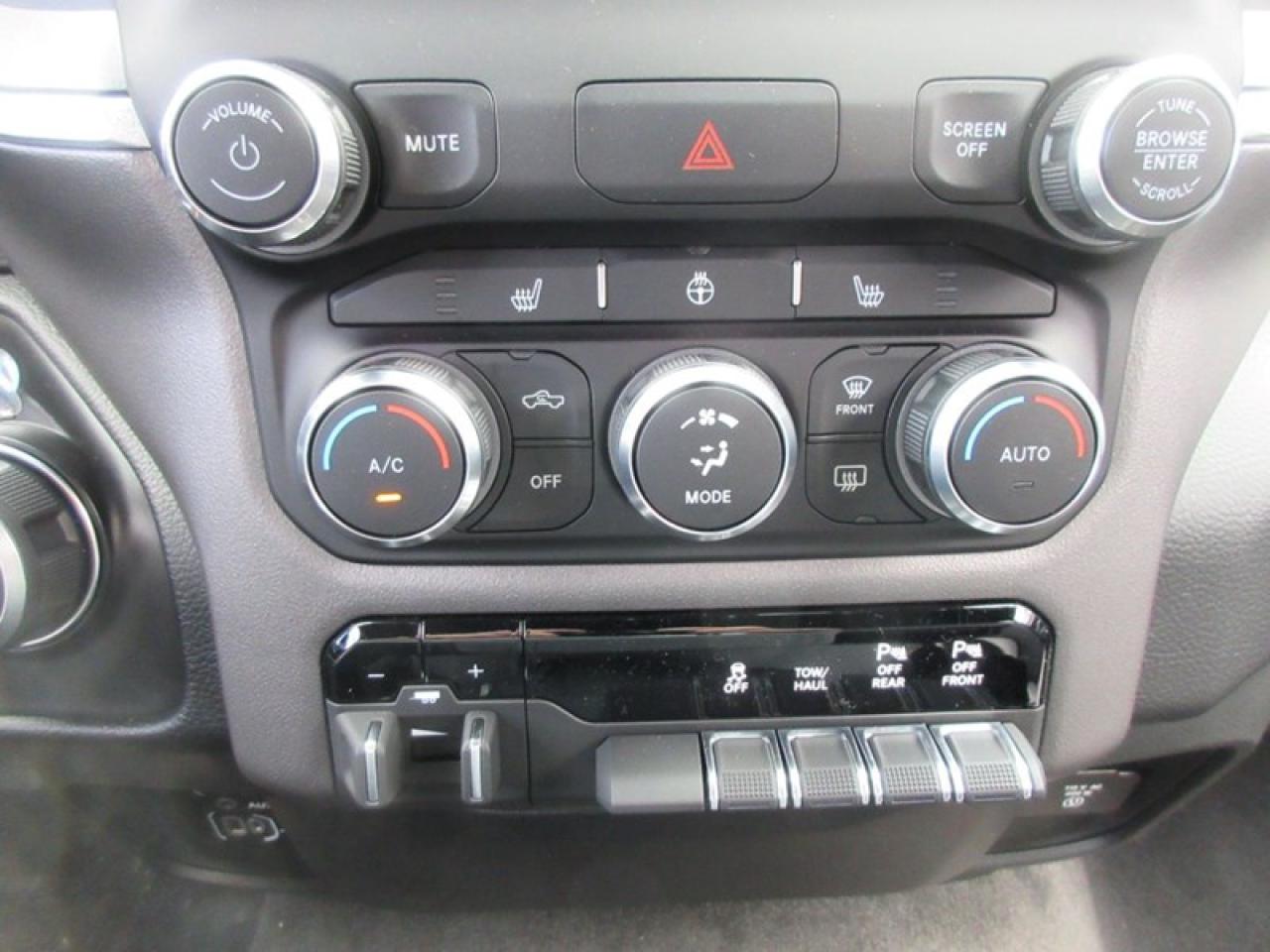 2022 RAM 1500 Big Horn Crew Cab Photo