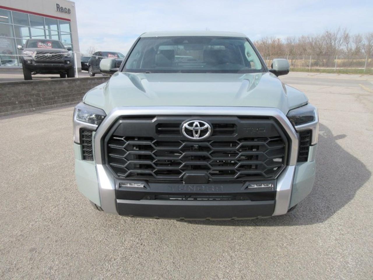 2024 Toyota Tundra Limited CREW MAX Photo