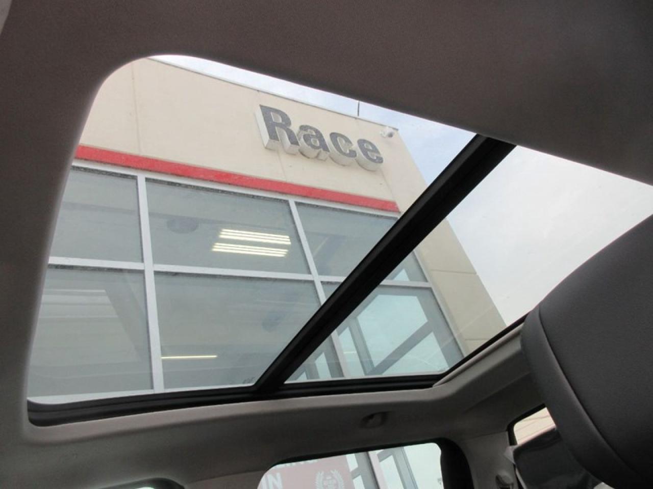 2024 Toyota Tundra Limited CREW MAX Photo