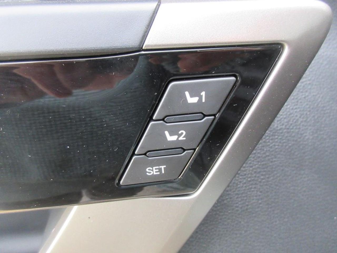 2024 Toyota Tundra Limited CREW MAX Photo