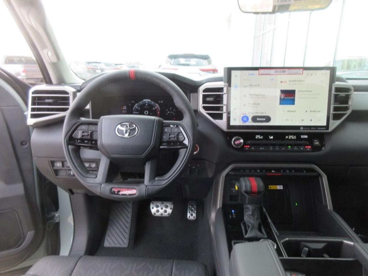 2024 Toyota Tundra Limited CREW MAX Photo