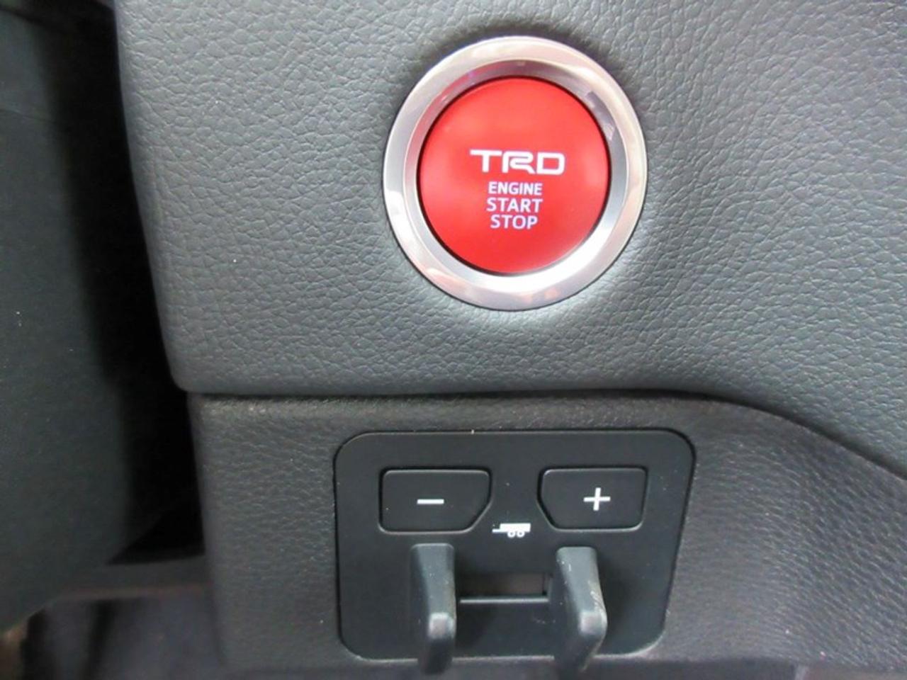 2024 Toyota Tundra Limited CREW MAX Photo