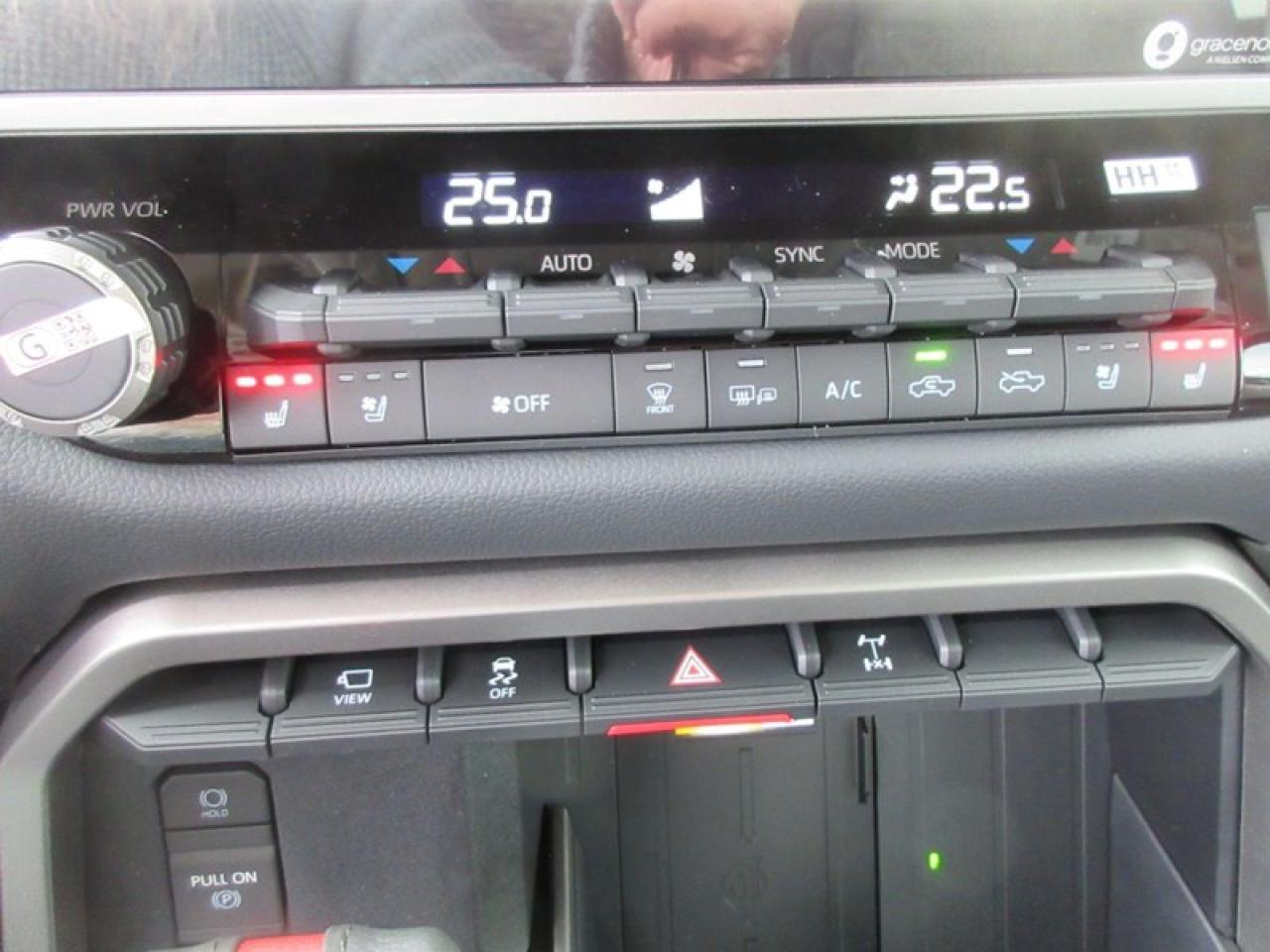 2024 Toyota Tundra Limited CREW MAX Photo