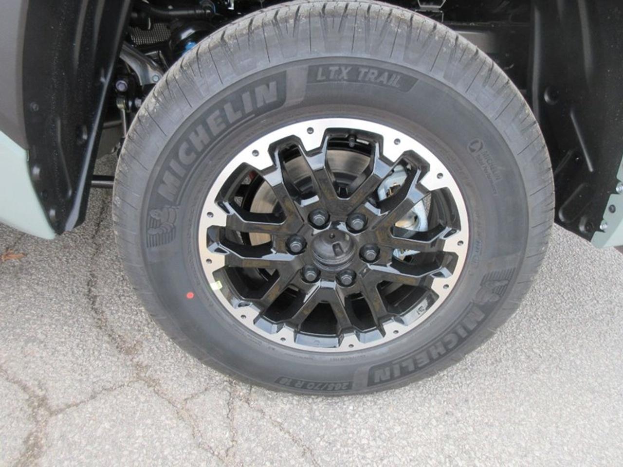 2024 Toyota Tundra Limited CREW MAX Photo
