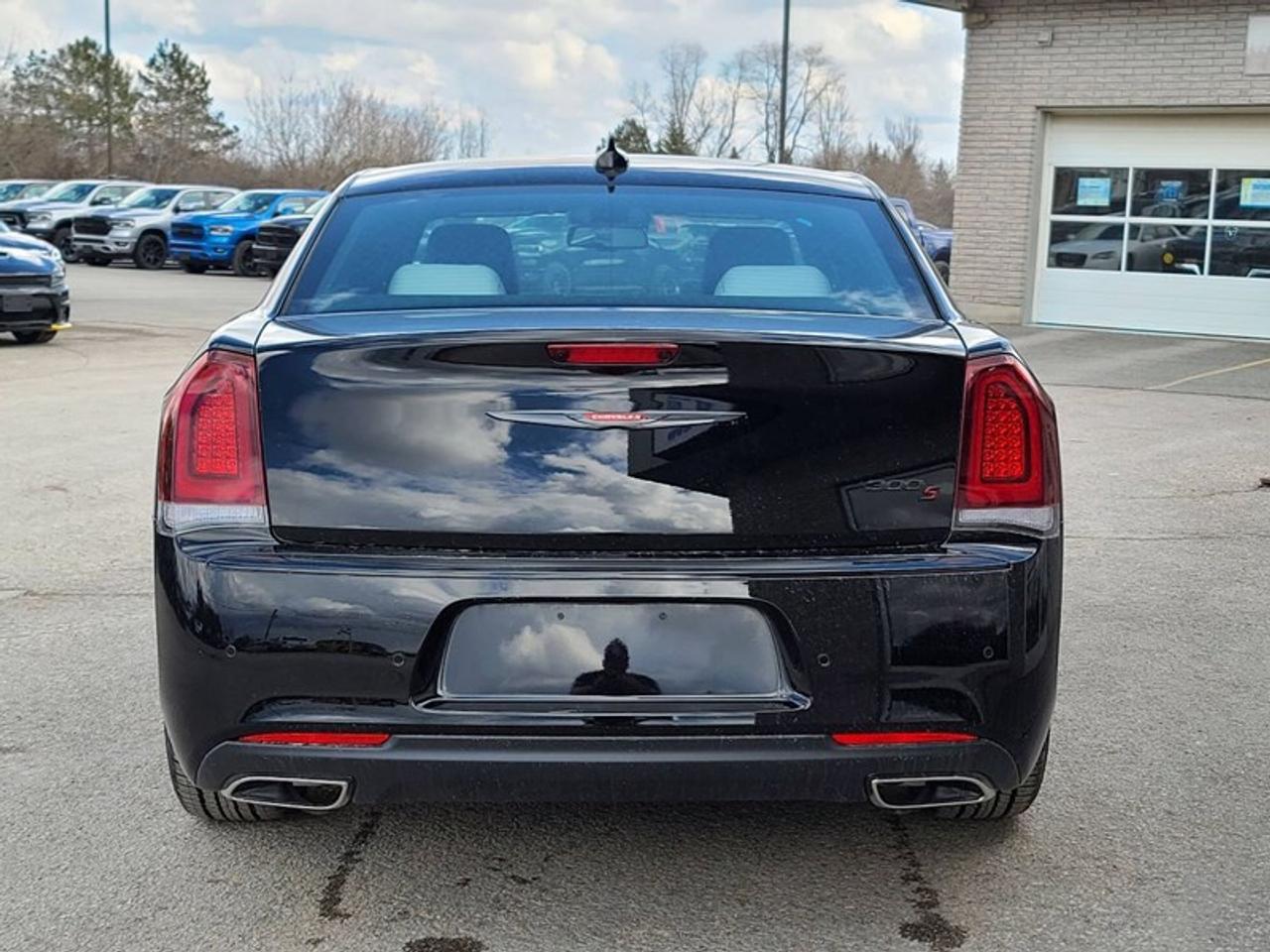 2021 Chrysler 300 S  Photo