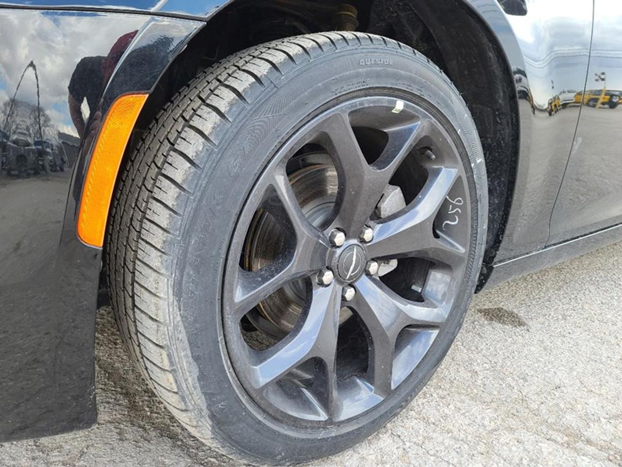 2021 Chrysler 300 S  Photo