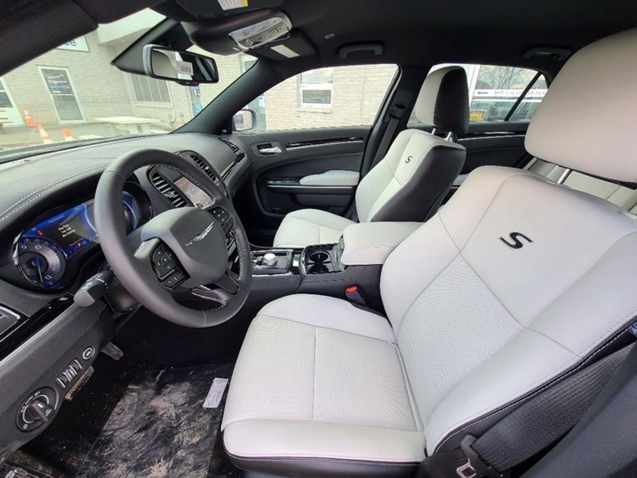2021 Chrysler 300 S  Photo