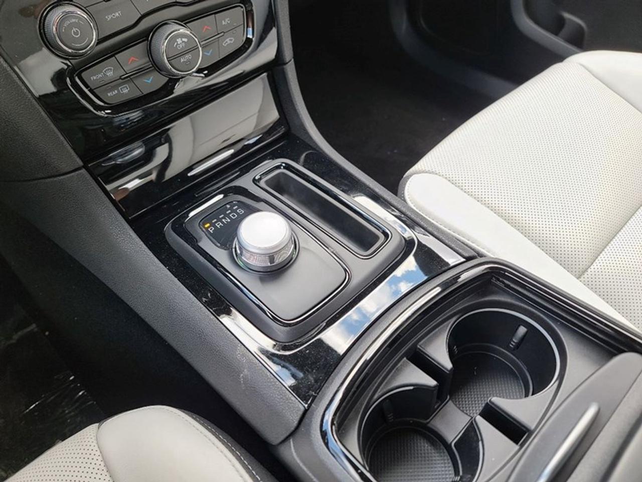 2021 Chrysler 300 S  Photo