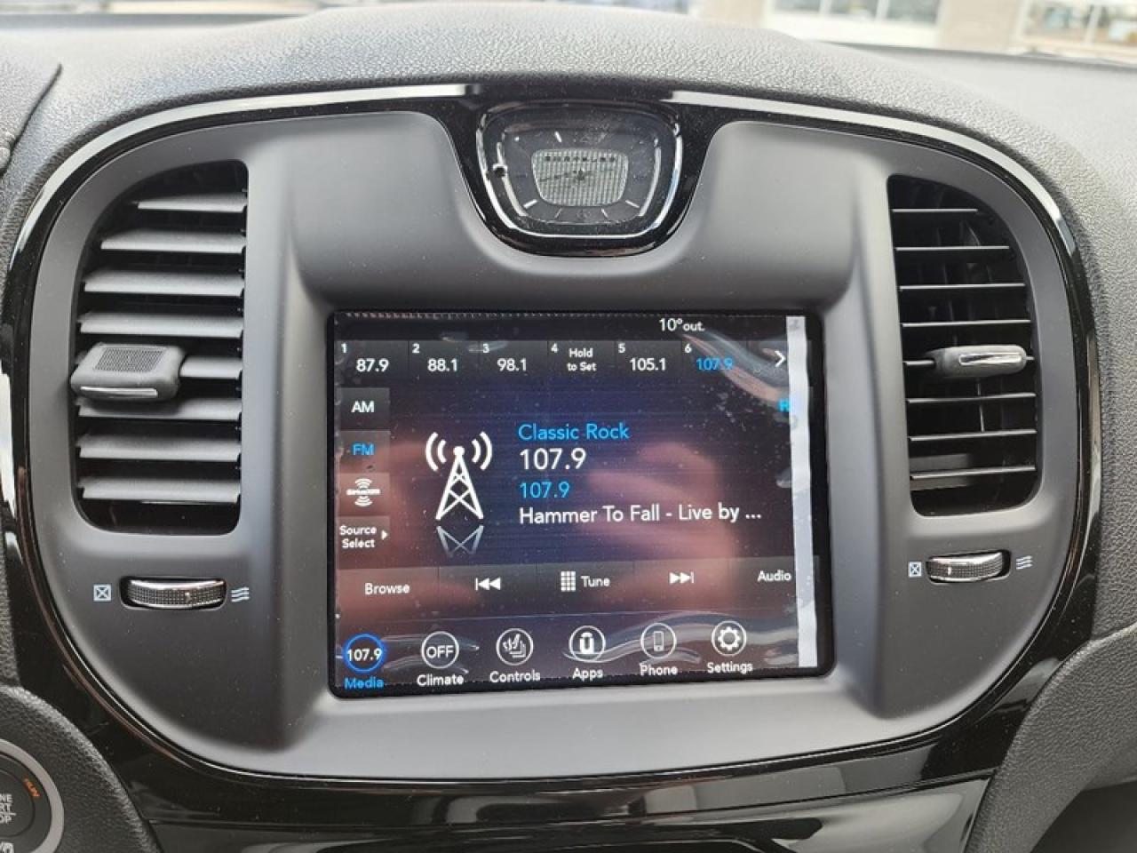 2021 Chrysler 300 S  Photo