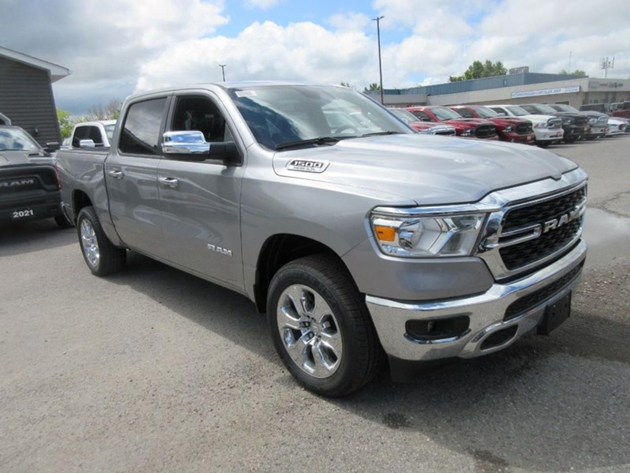 2022 RAM 1500 Crew Cab Big Horn 4X4 Photo3
