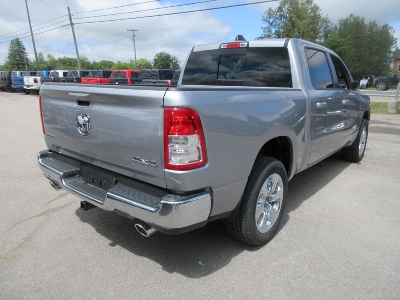 2022 RAM 1500 Crew Cab Big Horn 4X4 Photo2