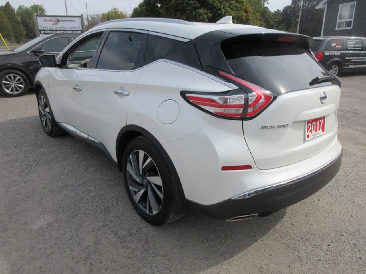 2017 Nissan Murano Platinum AWD Photo2