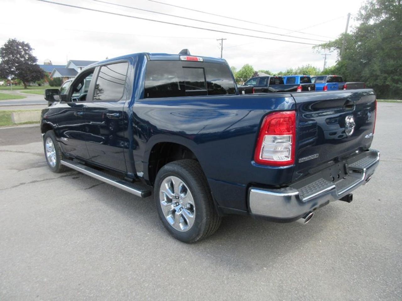 2022 RAM 1500 Crew Cab Big Horn 4X4 Photo1