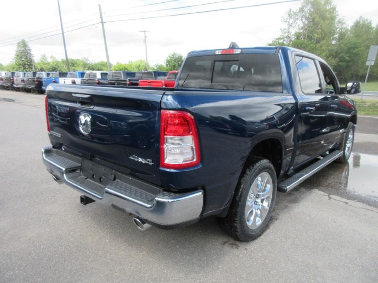 2022 RAM 1500 Crew Cab Big Horn 4X4 Photo2