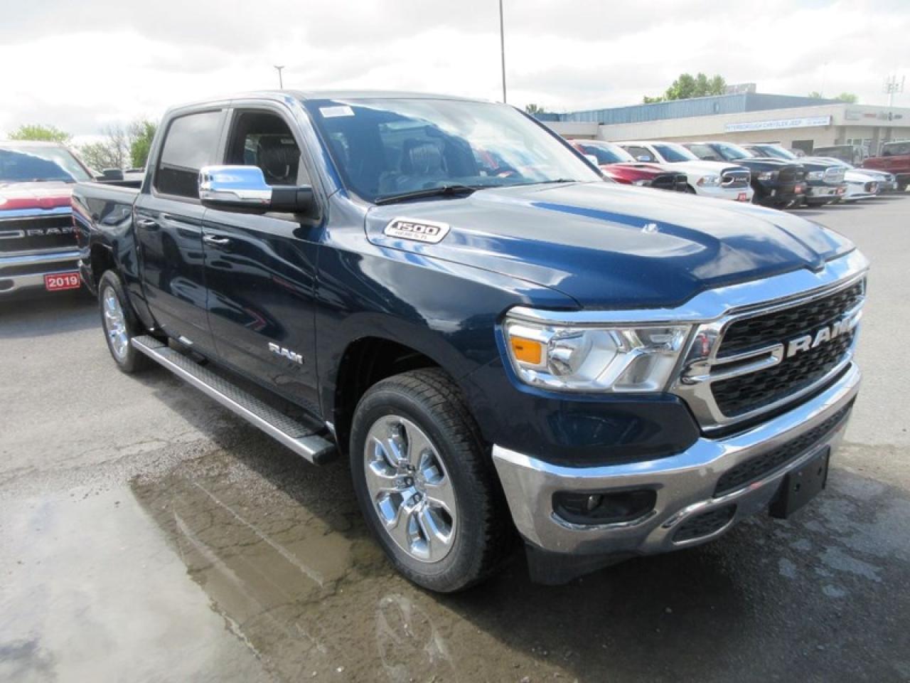 2022 RAM 1500 Crew Cab Big Horn 4X4 Photo3