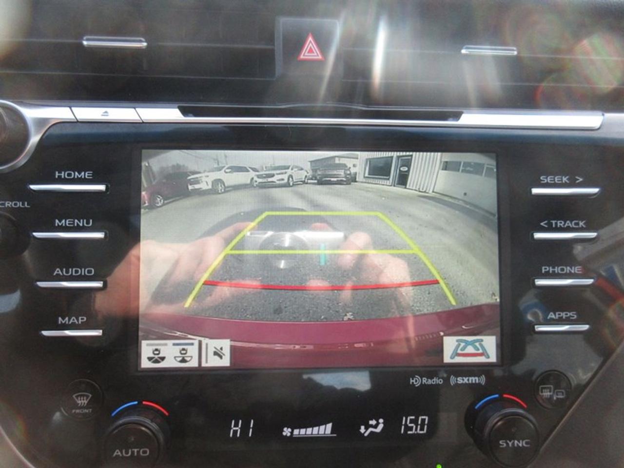 2020 Toyota Camry SE Photo