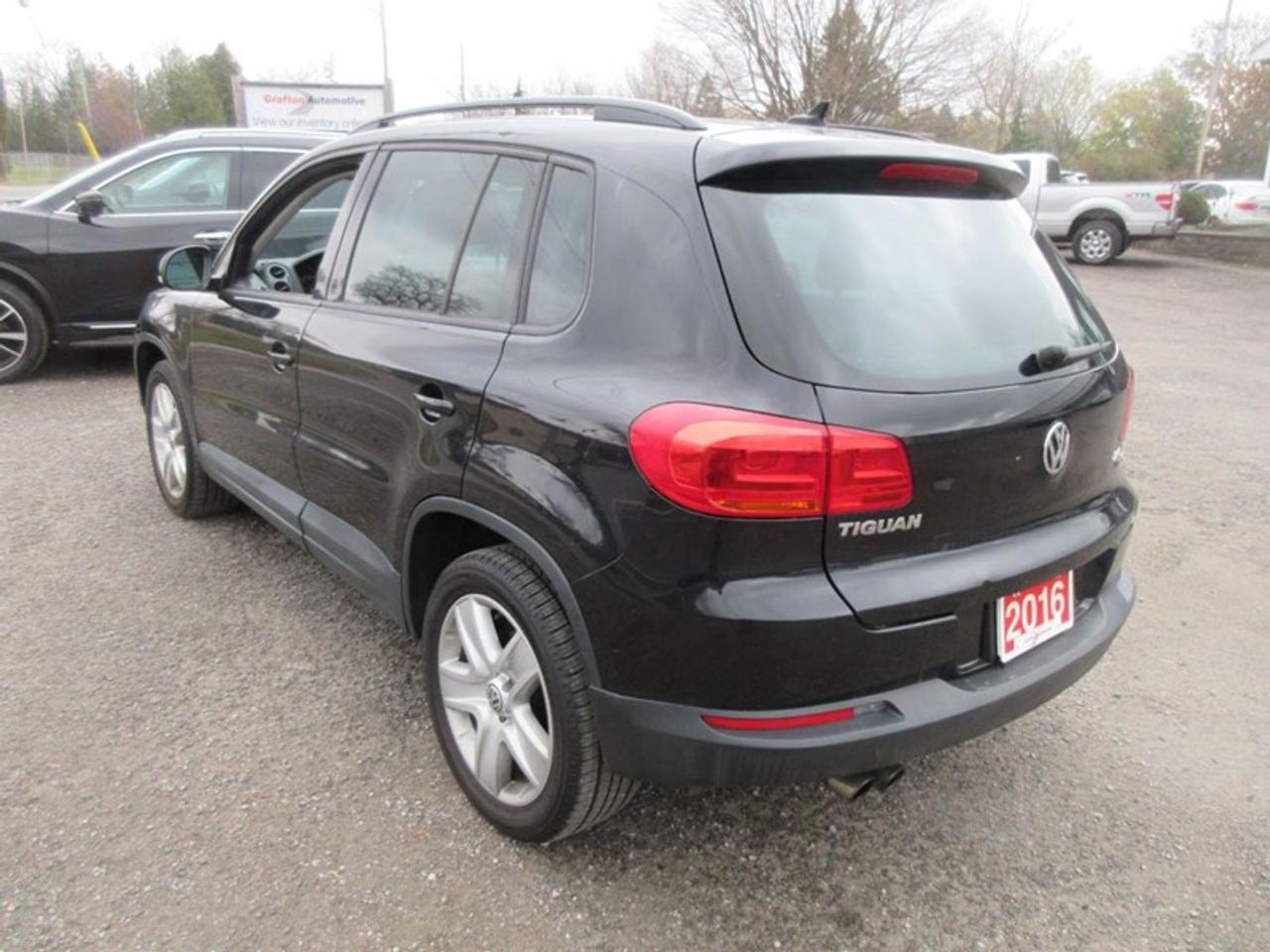 2016 Volkswagen Tiguan COMFORTLINE 4Motion Photo2