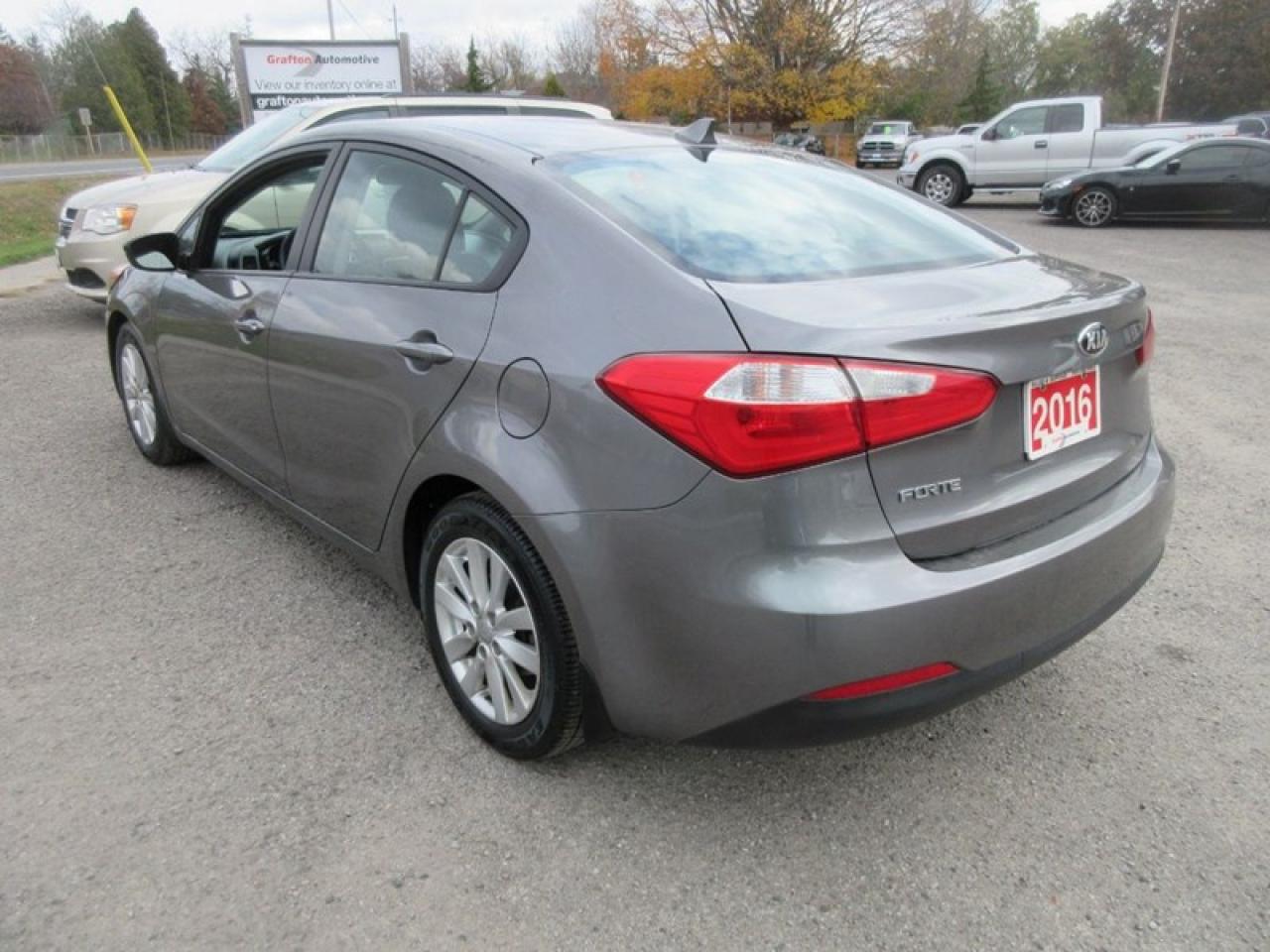 2016 Kia Forte LX Photo