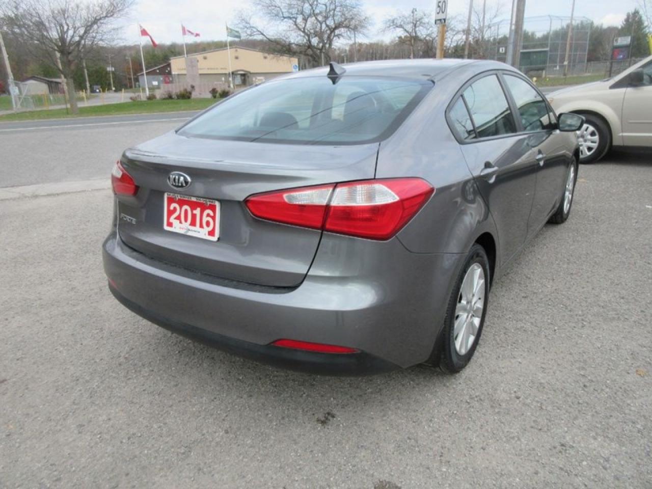 2016 Kia Forte LX Photo