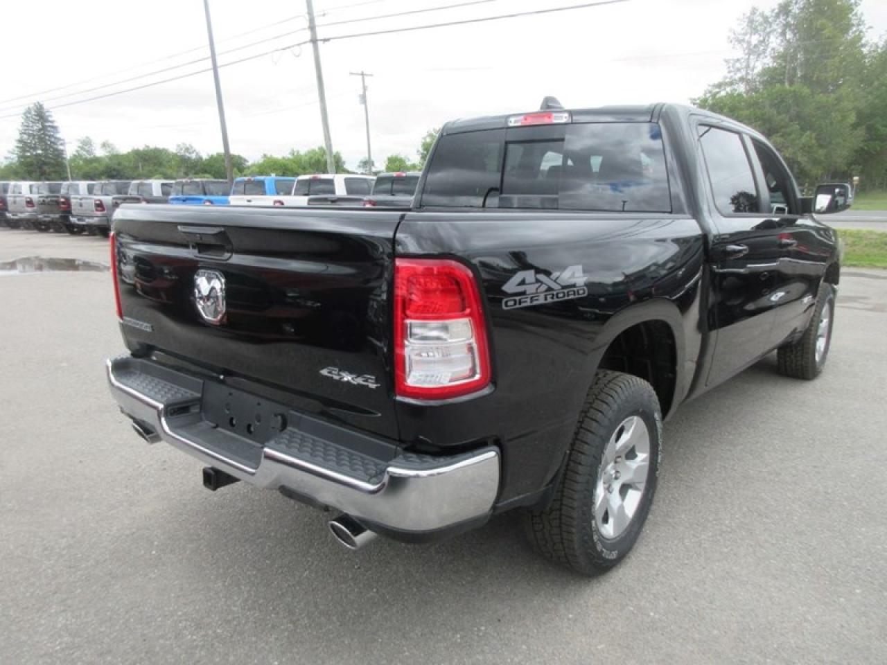2022 RAM 1500 Crew Cab Big Horn 4X4 Photo2