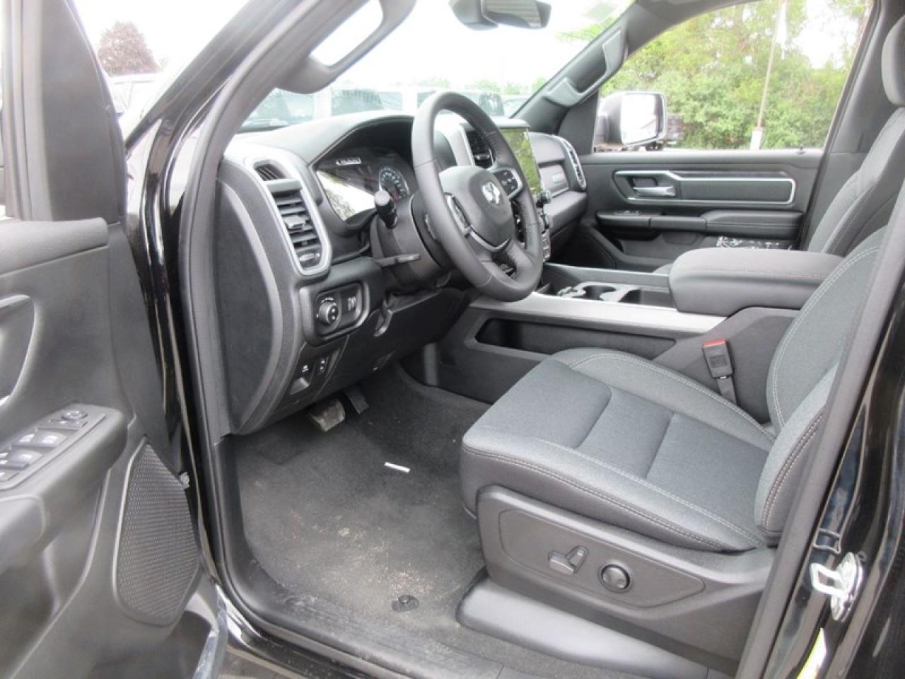 2022 RAM 1500 Crew Cab Big Horn 4X4 Photo