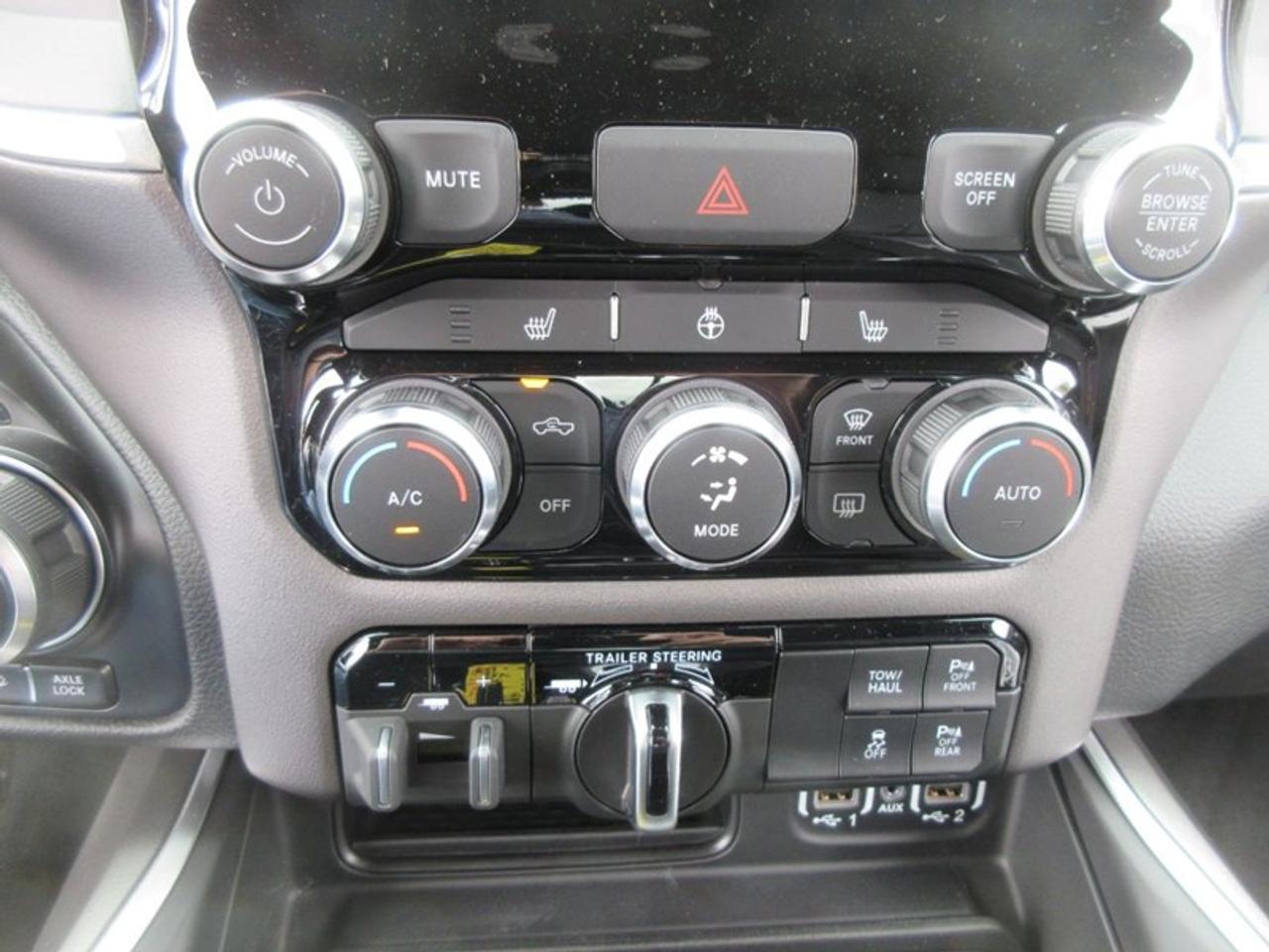 2022 RAM 1500 Crew Cab Big Horn 4X4 Photo