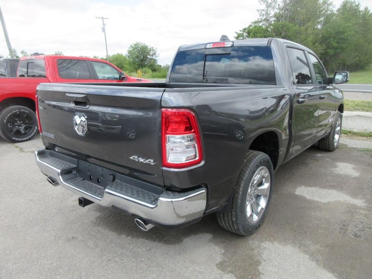 2022 RAM 1500 Crew Cab Big Horn 4X4 Photo2