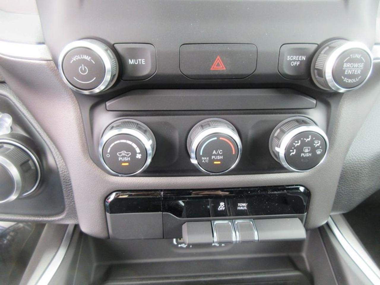 2022 RAM 1500 Crew Cab Big Horn 4X4 Photo