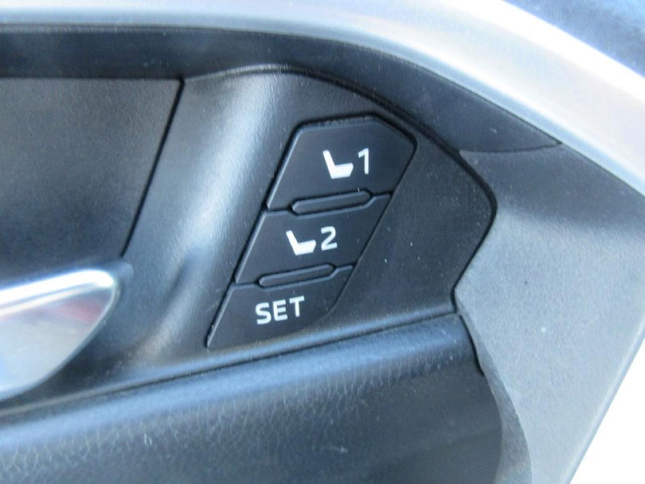 2019 Toyota RAV4 XLE Premium Photo