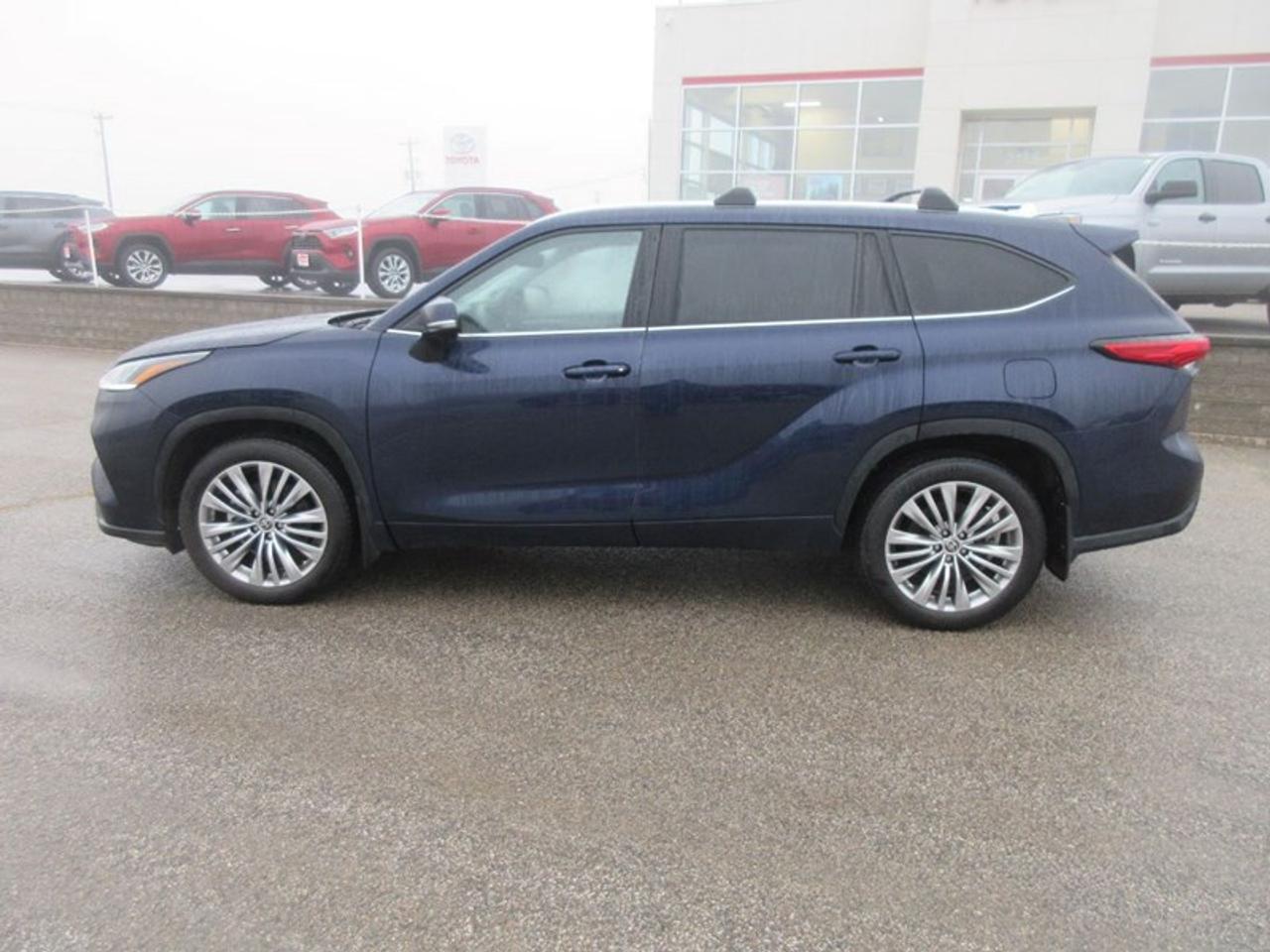 2022 Toyota Highlander Plantium  AWD Photo1